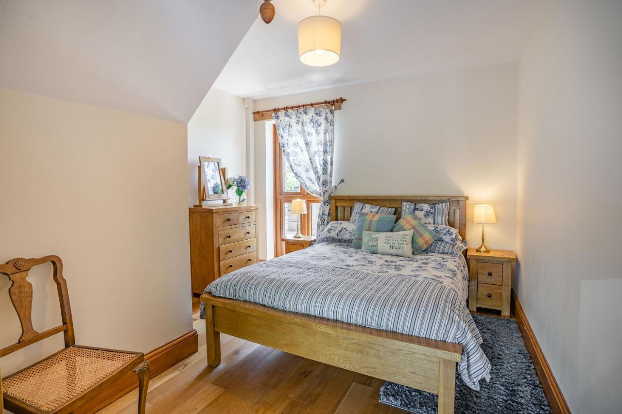 Villa Ysgubor Hir à Llanedy Extérieur photo